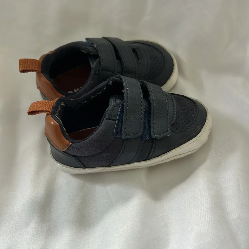 Old Navy Double Strap Baby Sneakers 6-12M